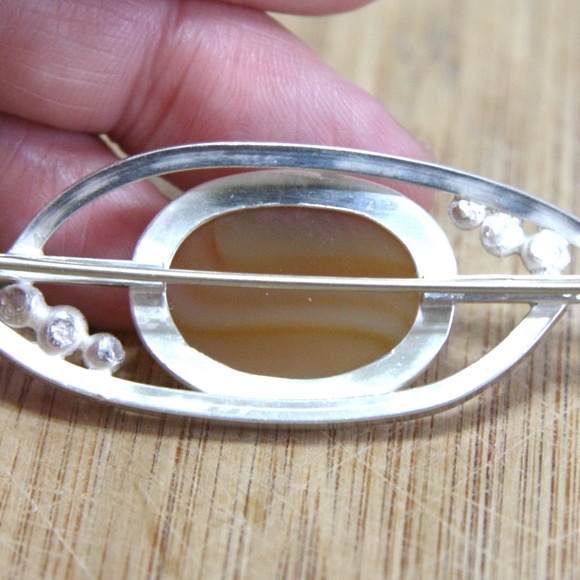 Handmade Sterling Silver Brooch with Large Agate From Canada - Picture 2 of 3